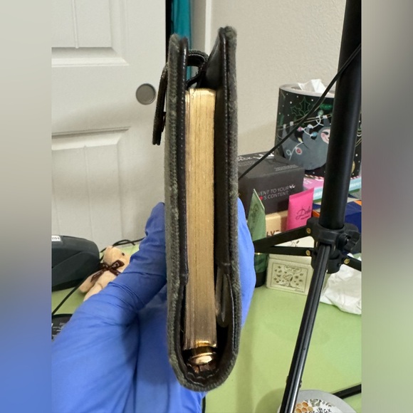 Louis Vuitton Mini Lin Agenda Cherry Papers and Address Book - Picture 10 of 13